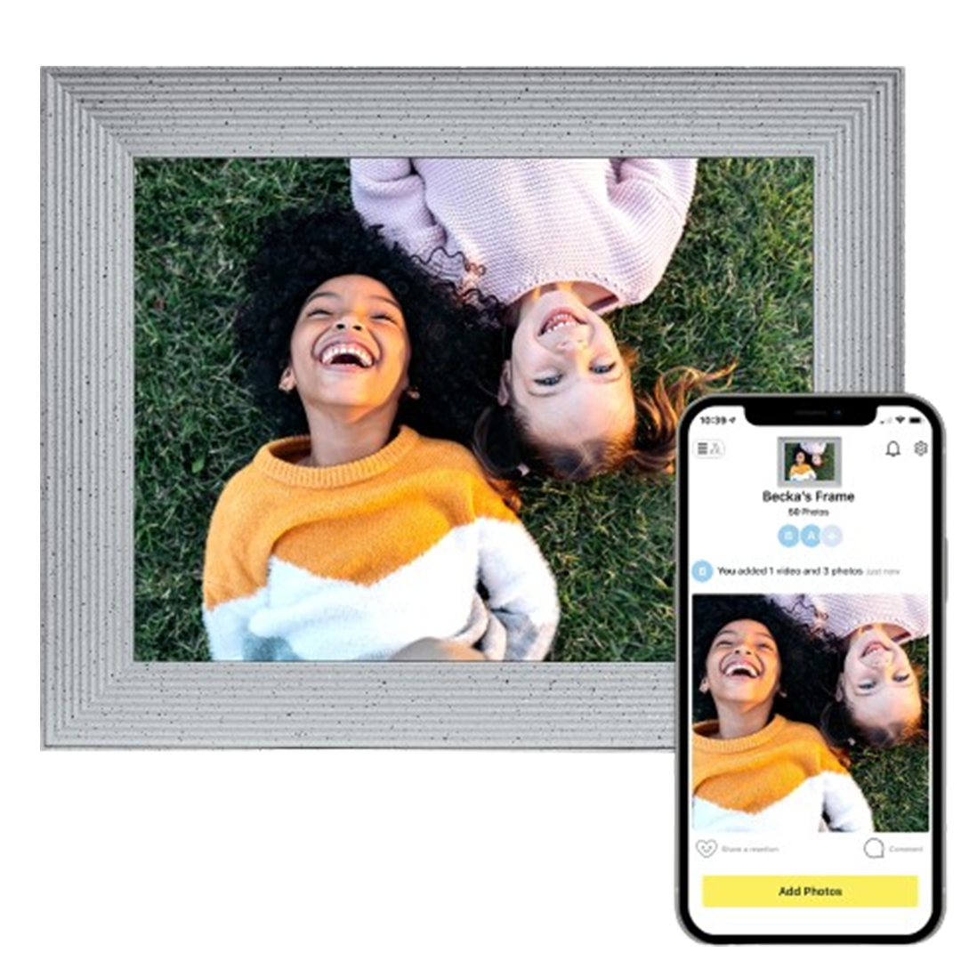 The Aura Mason Luxe Best Frame captures the joy of friendship, an ideal digital photo frame for grandparents to relive happy memories.